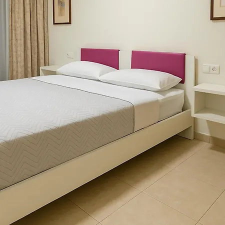 Hotel Sechi Marbella 3*